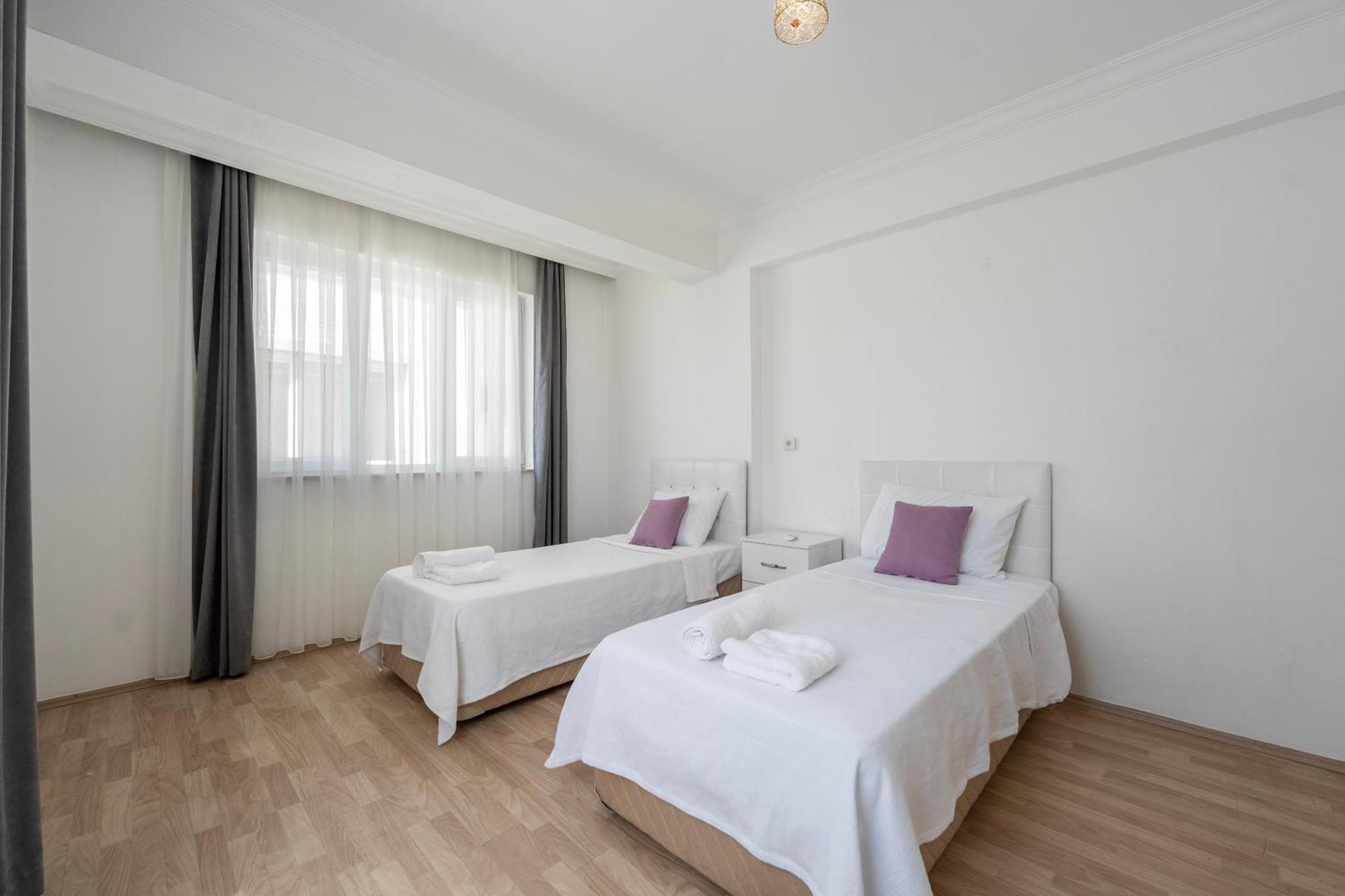 Two Bedroom In Close To Centre