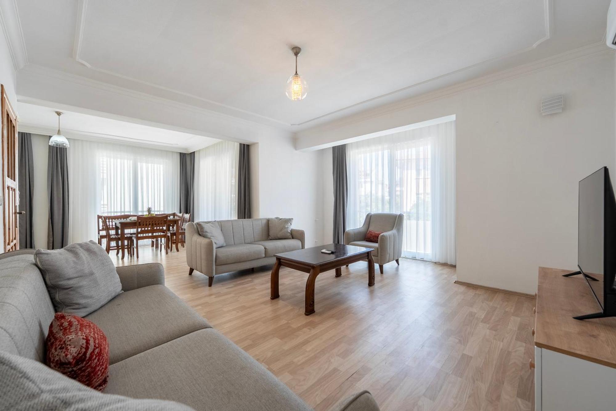 Apartment Two Bedroom In Close To Centre
